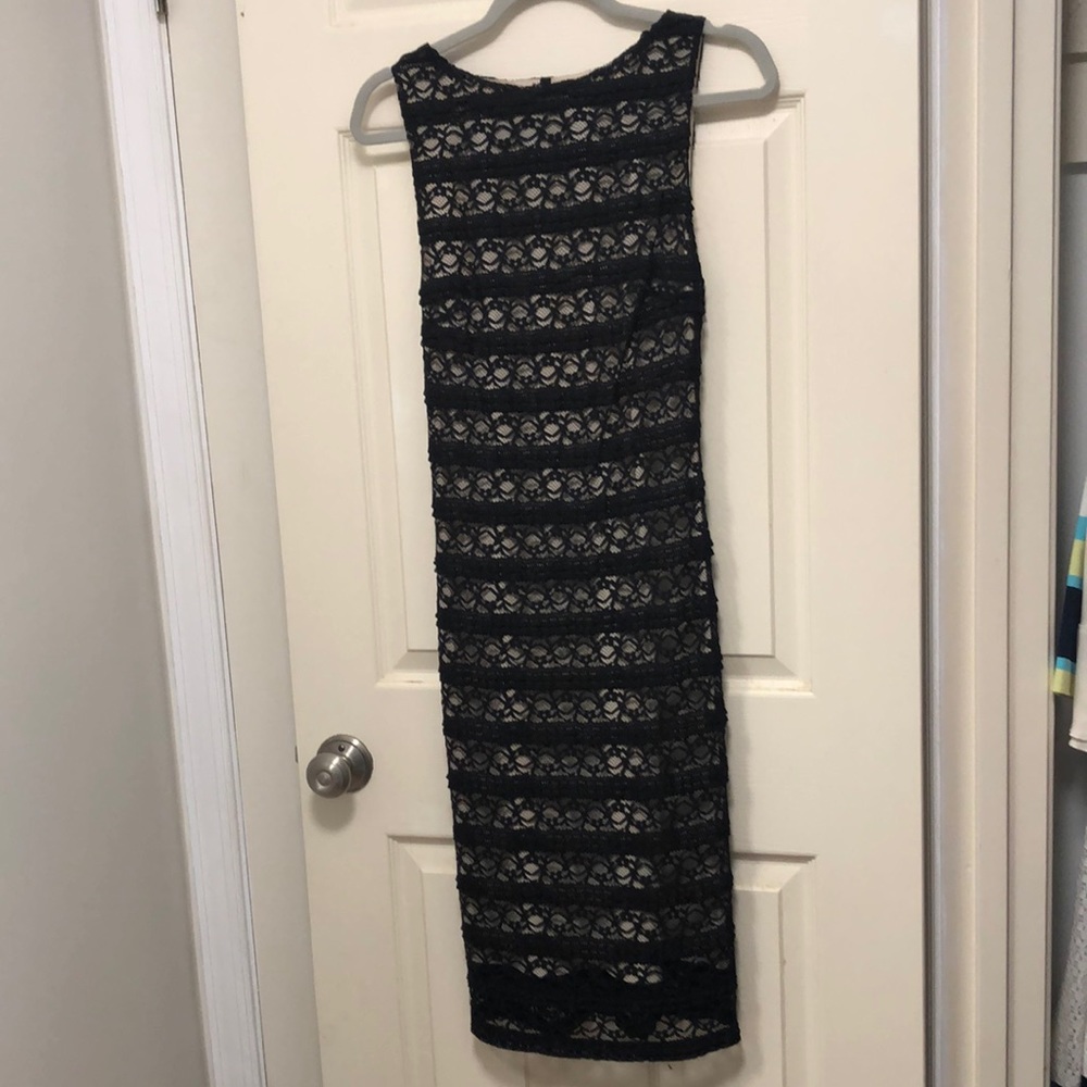 Alice +Olivia Black Lace Dress with Keyhole Back size 6
